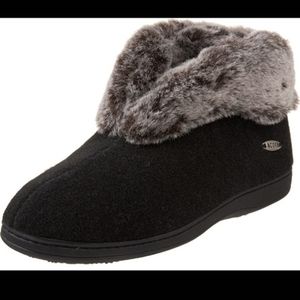 ACORN Faux Chinchilla Bootie II slippers almost new